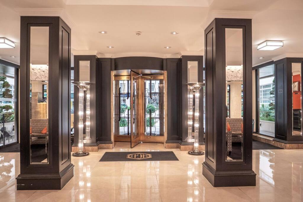 Art-Deco Apartment In Very Popular Chelsea Area Лондон Екстериор снимка