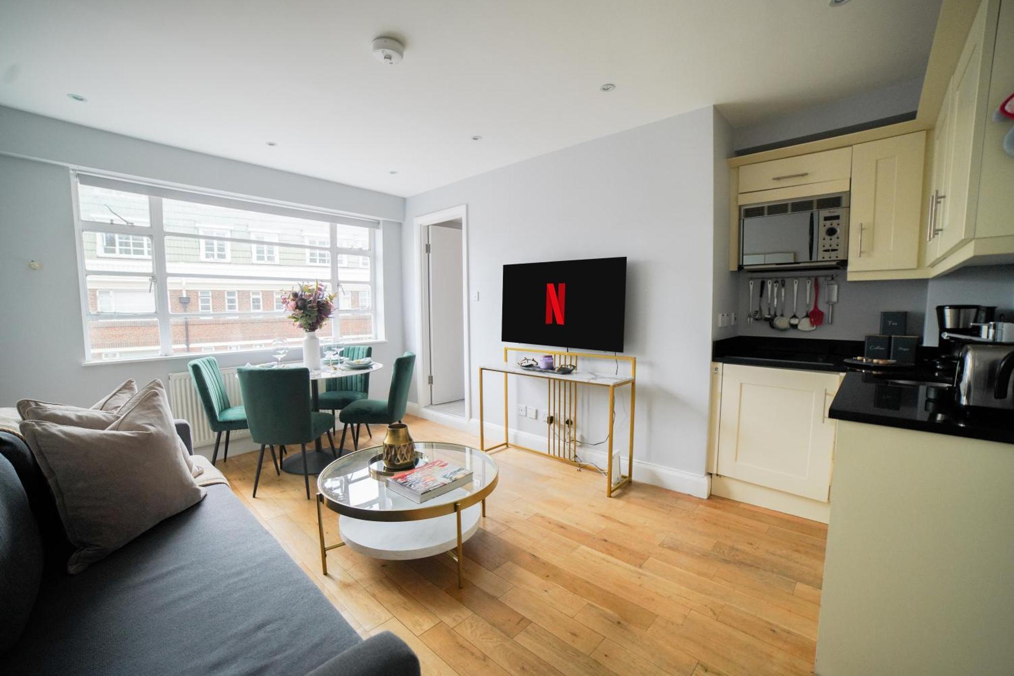 Art-Deco Apartment In Very Popular Chelsea Area Лондон Екстериор снимка